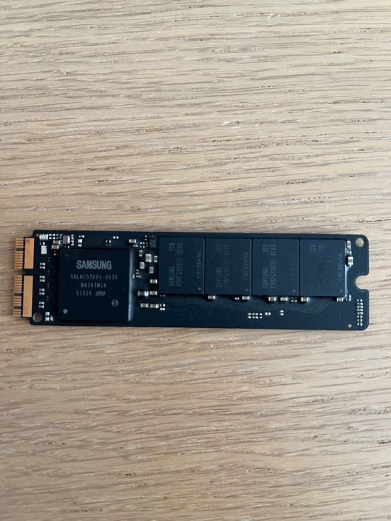 APPLE Disque dur SSD 256Go 256GB Original Macbook Pro 13 A1708 2017 2016 Barrette flash EMC3196 modele 656-0067A - Accessoires informatique
