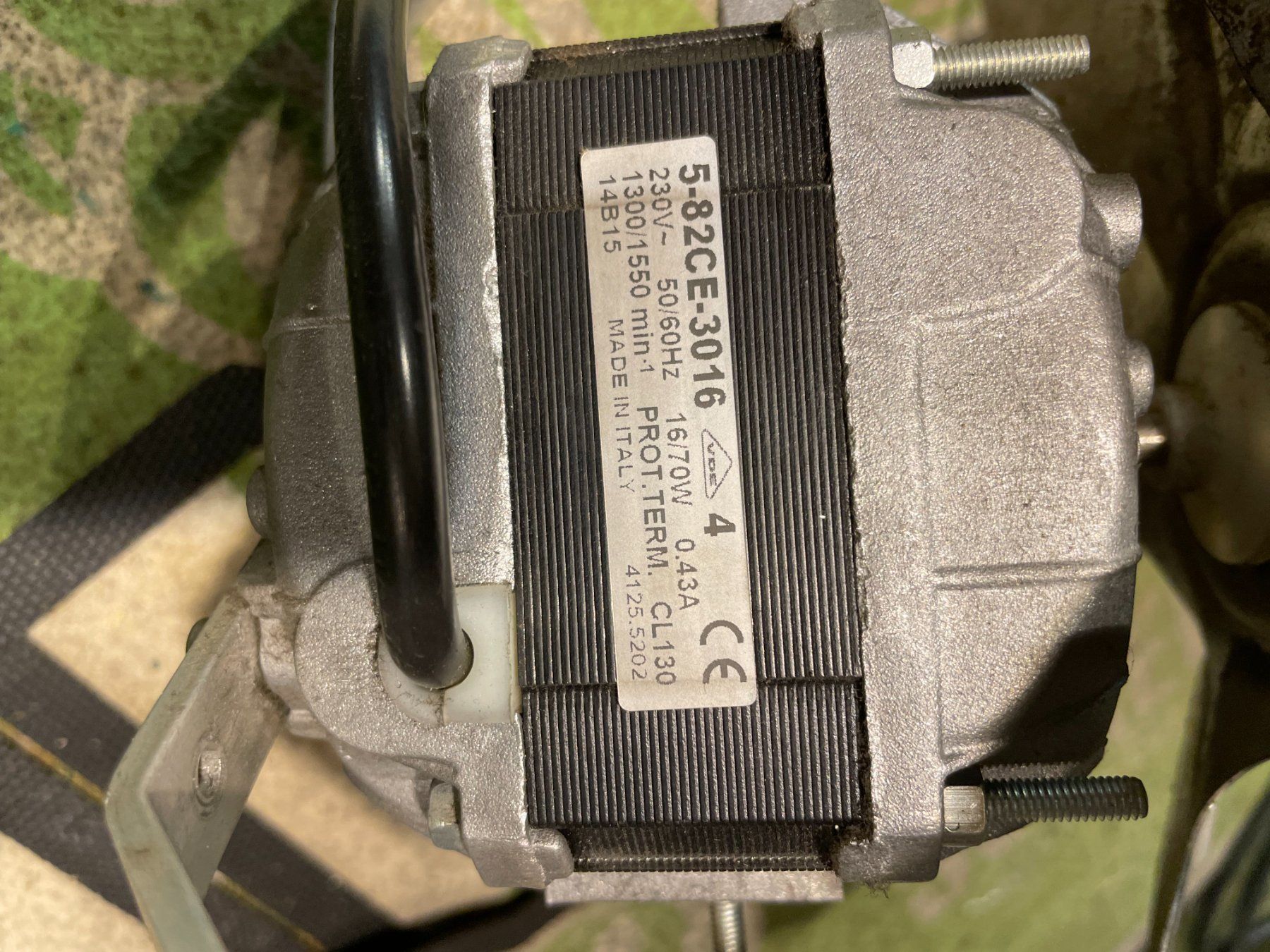 Ventilatoren: EMI Lüftermotor mit Kabel und Gitter – Gebraucht aus Glarus von adiweb007