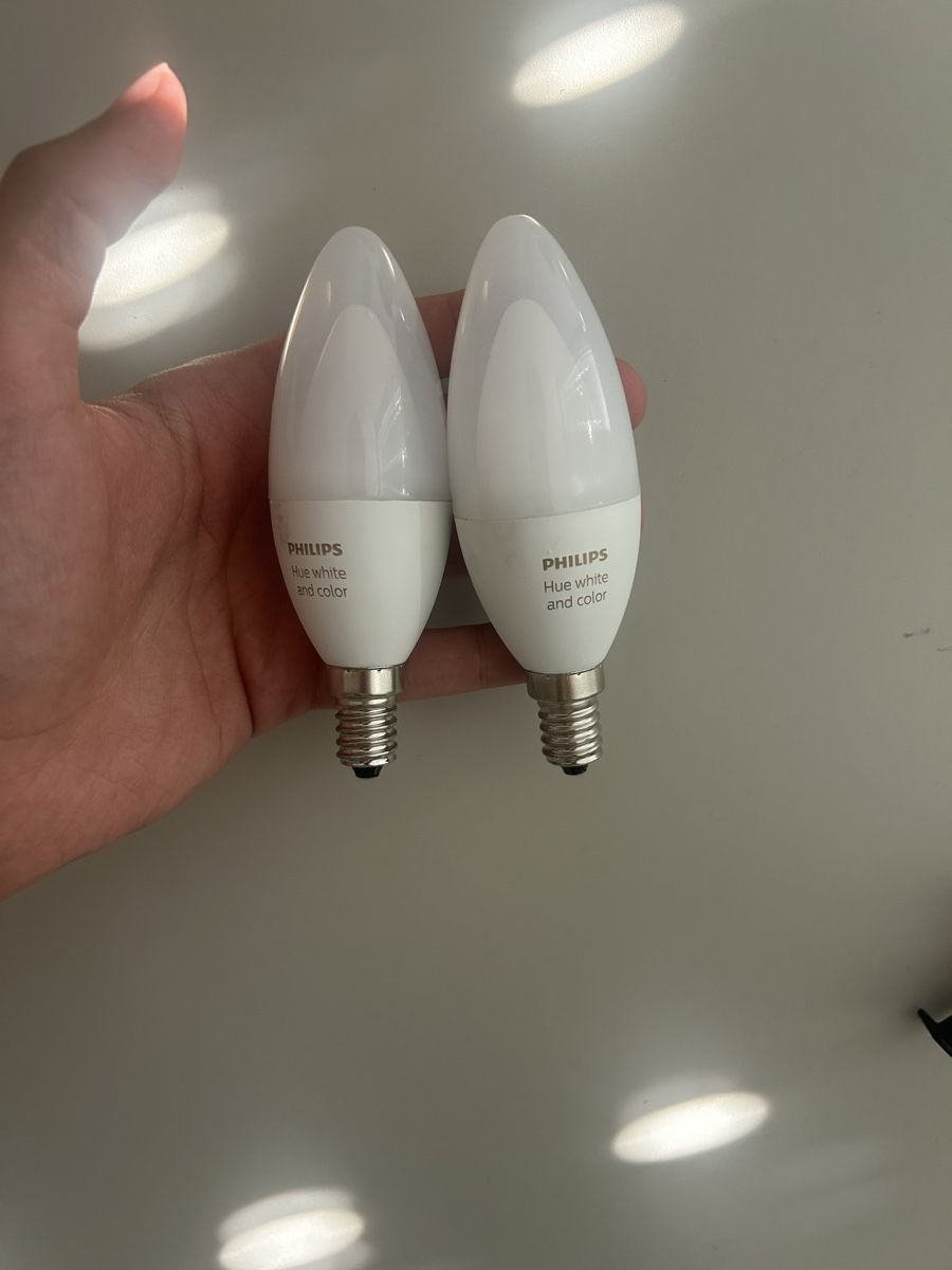 Philips Lampade: 2× Philips Hue White & Color E14 Smart Bulbs – Usato da Zürich venduto da tor_pr27