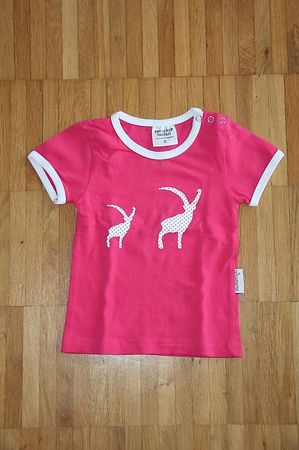 süsses pinkes T-Shirt (Motiv Steinböcke) ca in der Grösse 80