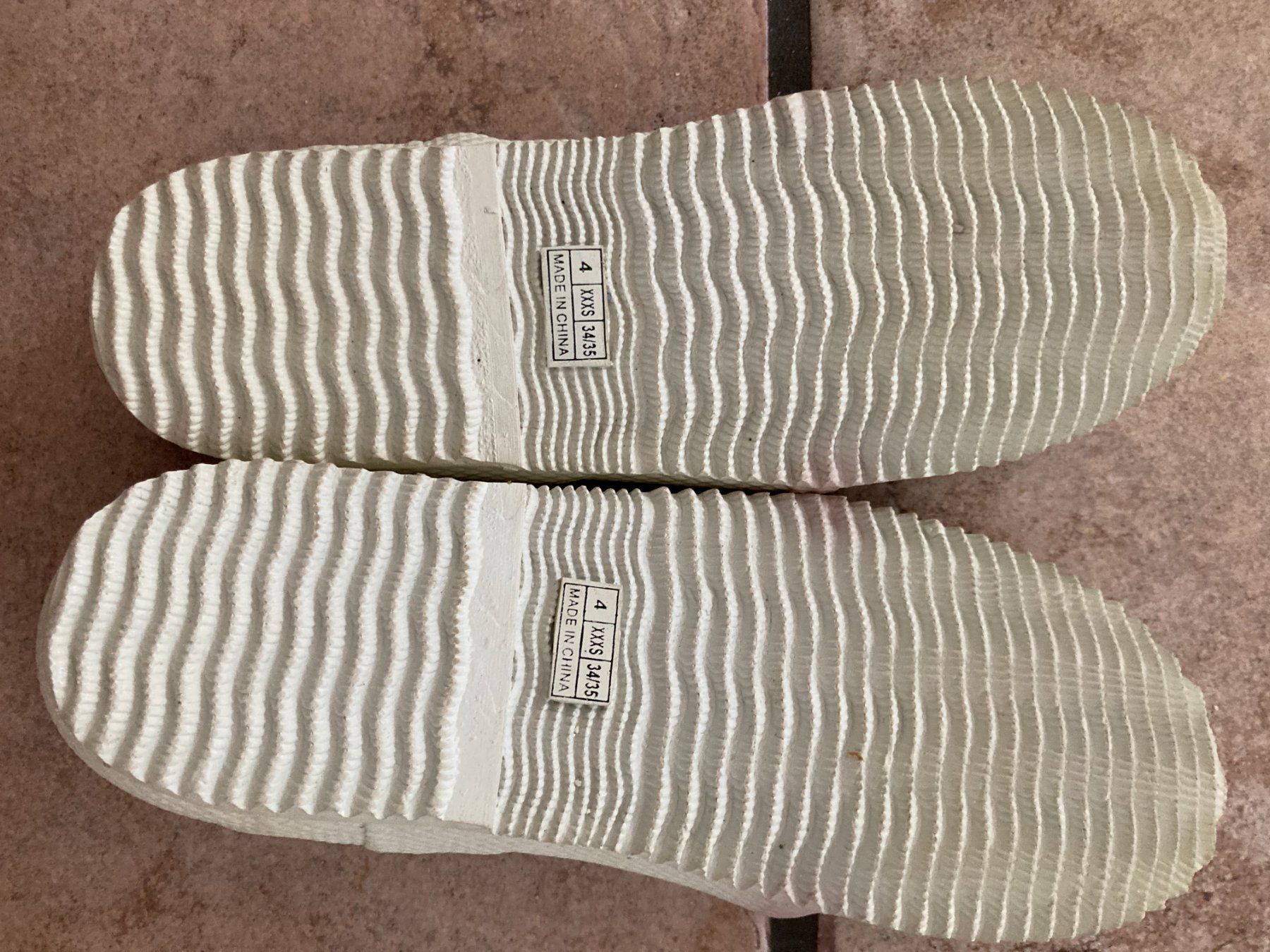 Herrenschuhe: Board -/ Beach Schuhe für Kinder – Gebraucht aus Eglisau von Shoprabbit 1