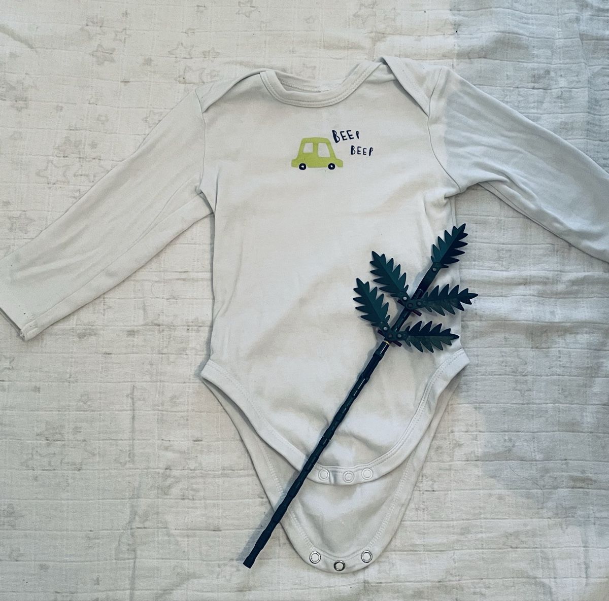 Lotti & Set di vestiti: Beep beep onesie 🚗 – Usato da Zollikerberg venduto da BS.SM