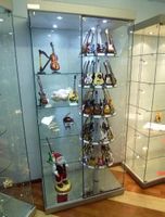 Glasvitrine, ESG Glas, Silber, LED (B93cmxT52cmxH.200cm)