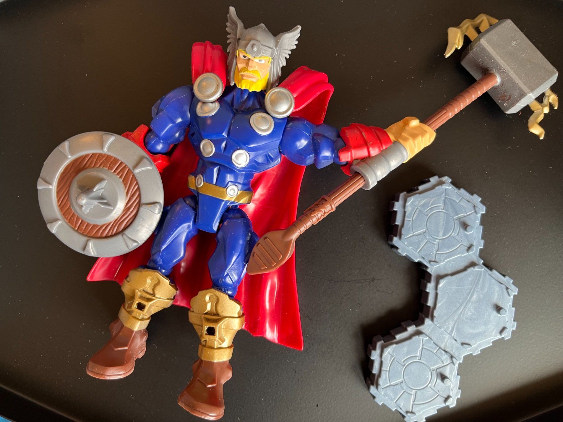 Hasbro Statuette: 🔨 Thor Hasbro Marvel Super Hero Mashers Complet – Usato da Lausanne venduto da charlie_lau24 3