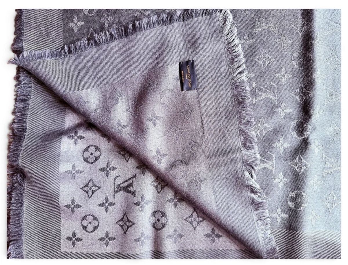 Louis Vuitton Foulards, Tücher & Schals: Châle monogram Louis Vuitton – Gebraucht aus Neuchatel von mik_spx8