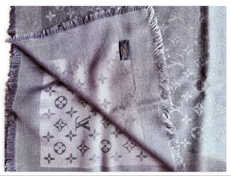 Châle monogram Louis Vuitton