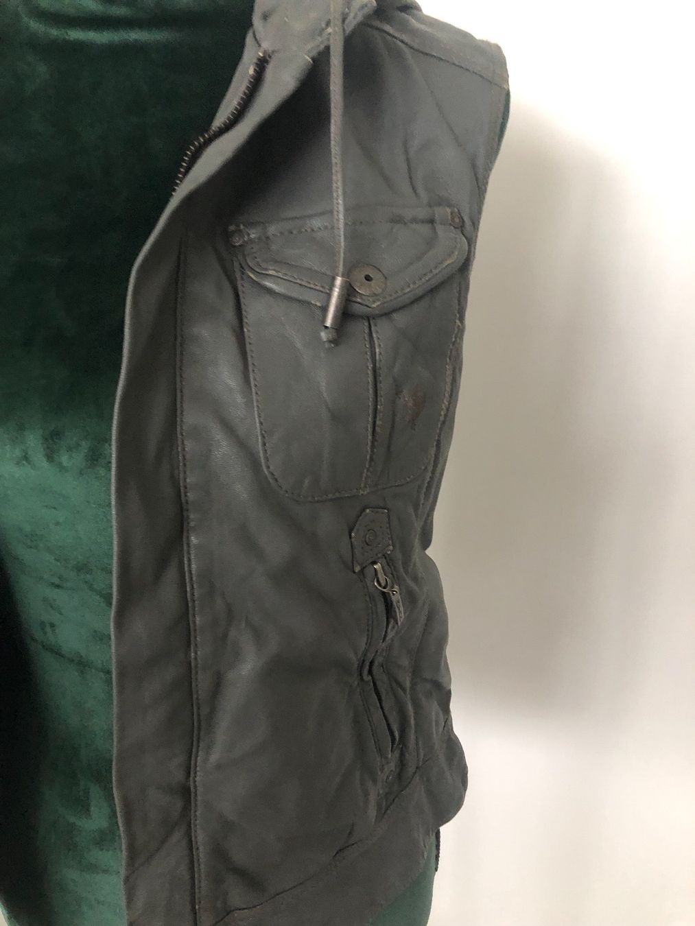 Gilet & Giacche senza maniche: Nile Ledergilet – Nuovo (secondo la descrizione) da Emmen venduto da ama_8wmn 1