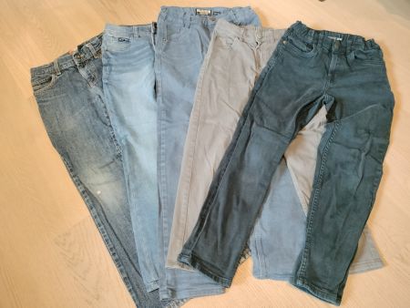 Jeans 2x Grösse 140, 3x Grösse 146