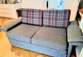 SofaBett grau mit karierten Kissen guter Zustand 