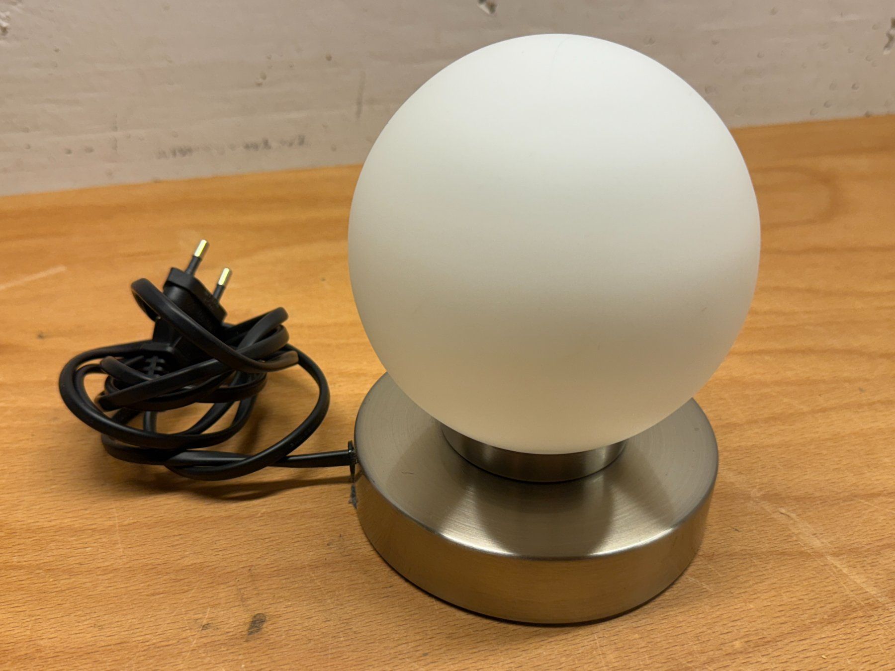Lampade: Nachttischlampe dimmbar mit Touch-Funktion – Nuovo e nell'imballaggio originale da Wilen (Sarnen) venduto da uno21 4