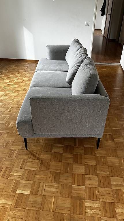 Divani: Sofa gratis  – Usato da Dietikon venduto da cimitheviking 1