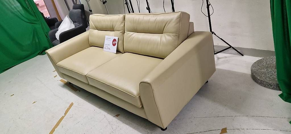 Divani: Sofa neu Eichtem Sonderpreis – Nuovo e nell'imballaggio originale da Lützelflüh-Goldb venduto da Rampenverkauf_72_ 1