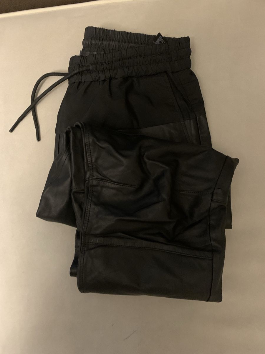 Alexander Wang Pantaloni: Alexander Wang Lederhose – Usato da Bergdietikon venduto da zor_856j 9