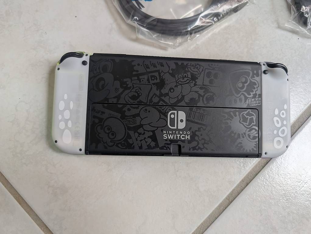 Nintendo Console: Nintendo Switch OLED Limited edition Splatoon 3 – Usato da Sonceboz-Sombeval venduto da michael.l 1