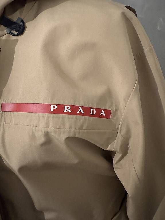 Vestes: Regenjacke Prada – D'occasion à Adligenswil par TST04 4