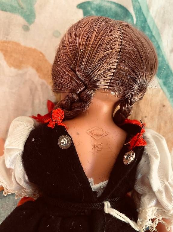 Bambole: Original antike Berner Trachten-Puppe, 20 cm – Usato da Herrliberg venduto da els_r8qb 3