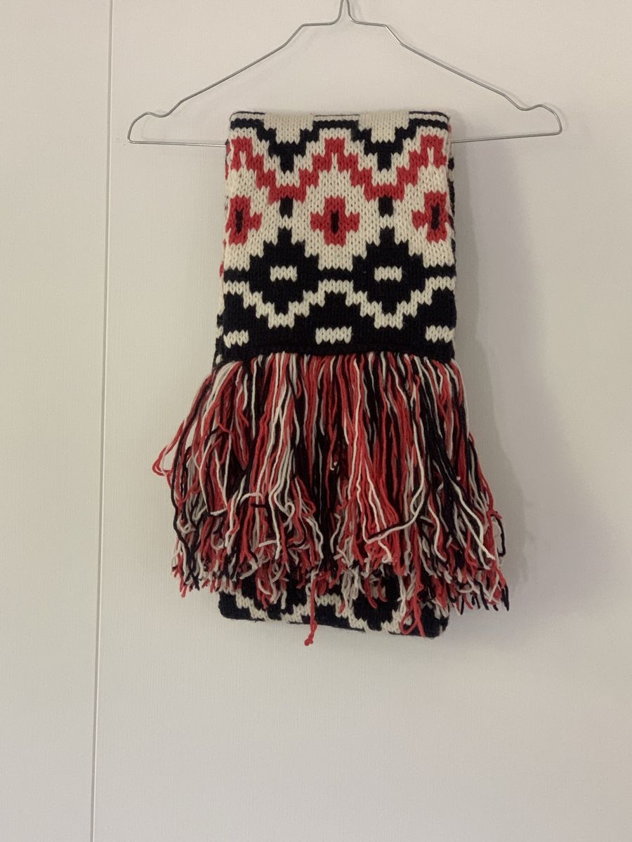 Foulard & Sciarpe: Scarf knitted pattern Maje – Nuovo (secondo la descrizione) da Zürich venduto da ama_k88c 1