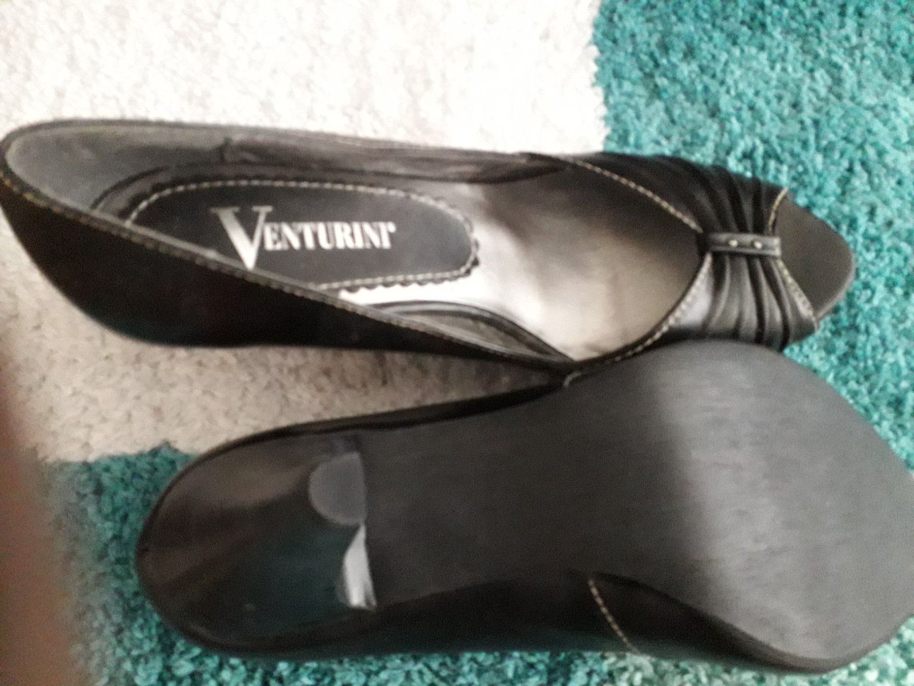 Scarpe da donna: Schwarzer, eleganter Pump's Gr.37/38 – Usato da Niedergösgen venduto da Happy-7 2