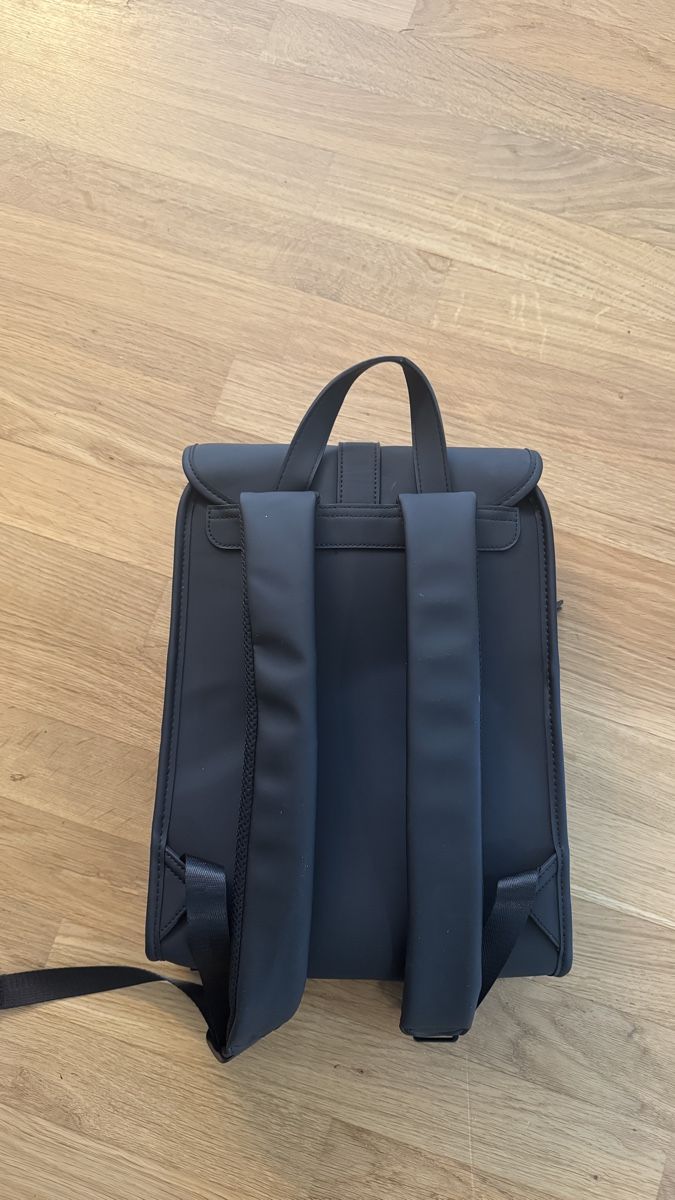 Zaini: Rucksack schwarz mit Magnetverschluss – Nuovo (secondo la descrizione) da Lenzburg venduto da Li-Lo 1