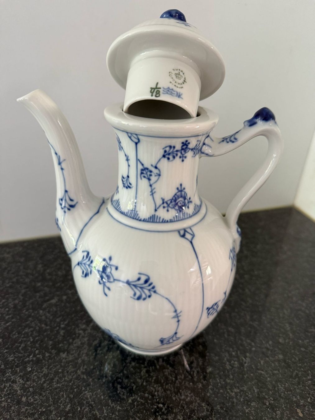 Royal Copenhagen Théières: Royal Coppenhagen Tee-/ Kaffeekanne – D'occasion à Schaan par ali_km9b