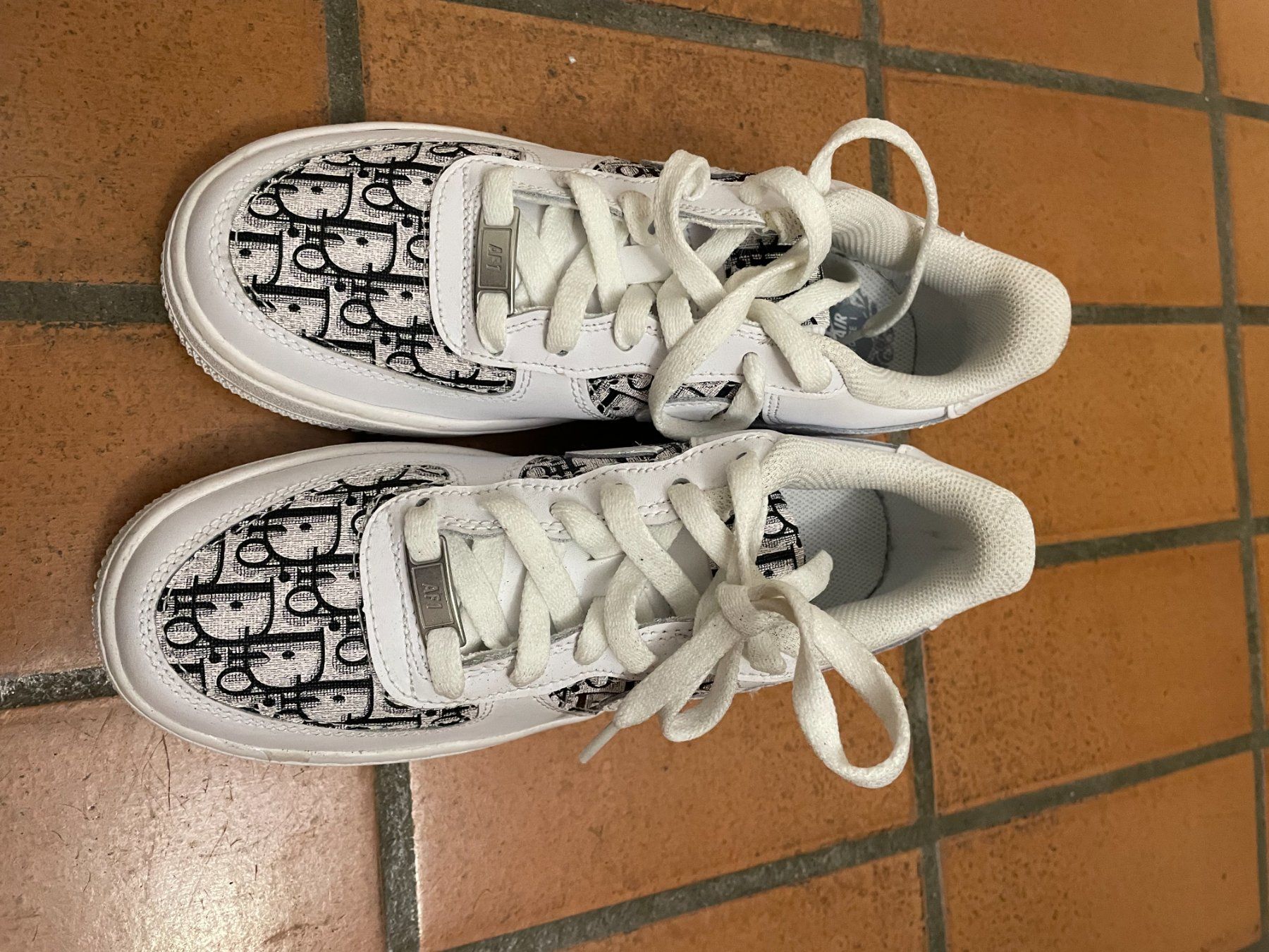 Nike Damenschuhe: Personalized Nike Air – Gebraucht aus Meilen von val_tsv8