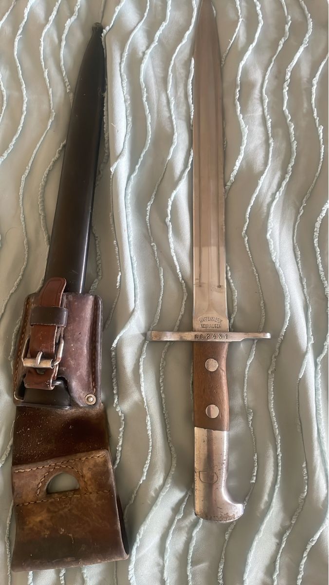 Schweizer Armee Stichwaffen: Baïonnette avec fourreau Marque WEYERSBERG Solingen – Gebraucht aus Meyrin von jul_km5p