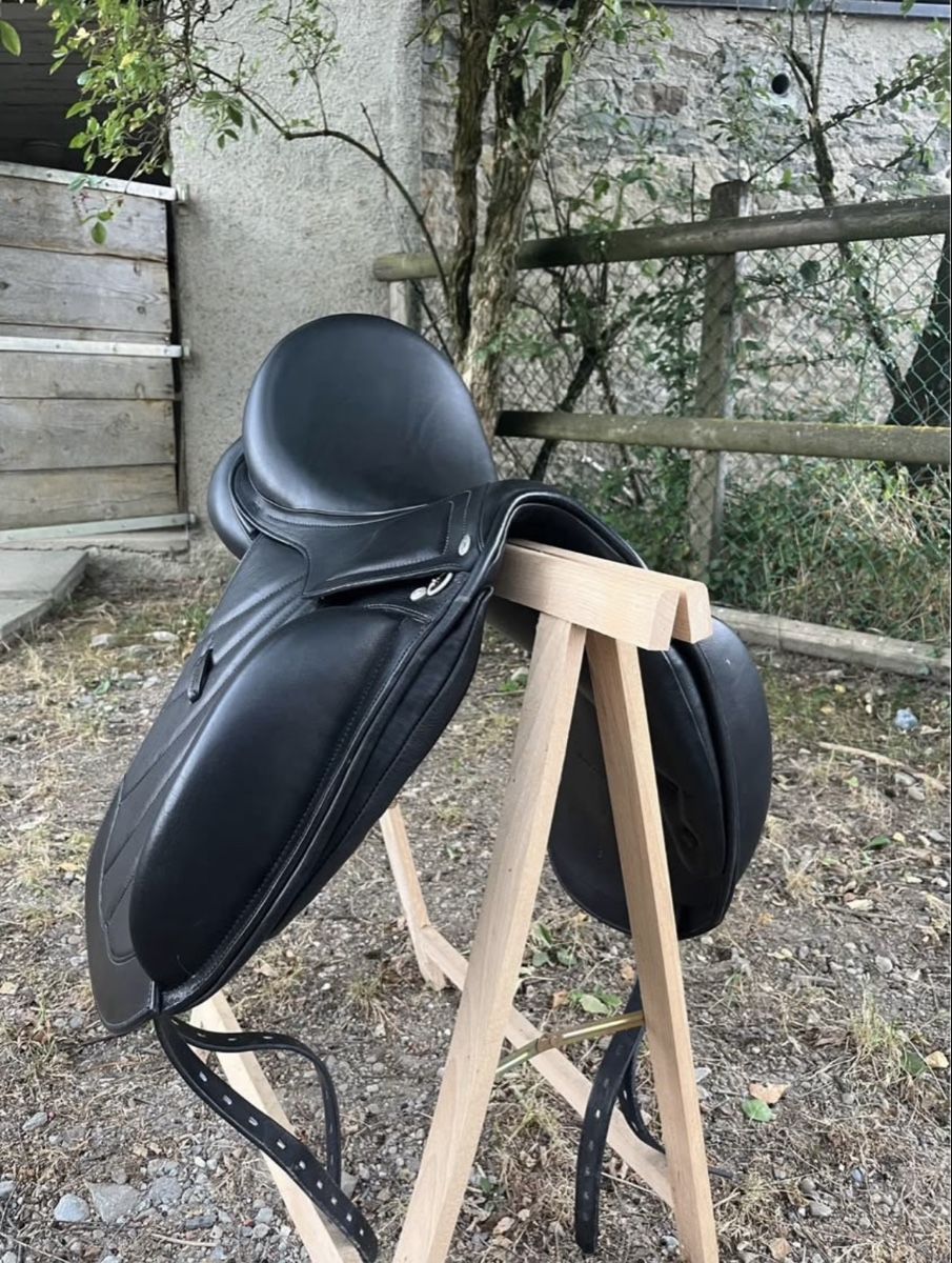 Selle & Accessori: Selle de dressage Kentaur – Nuovo (secondo la descrizione) da Pully venduto da lunalaro 1