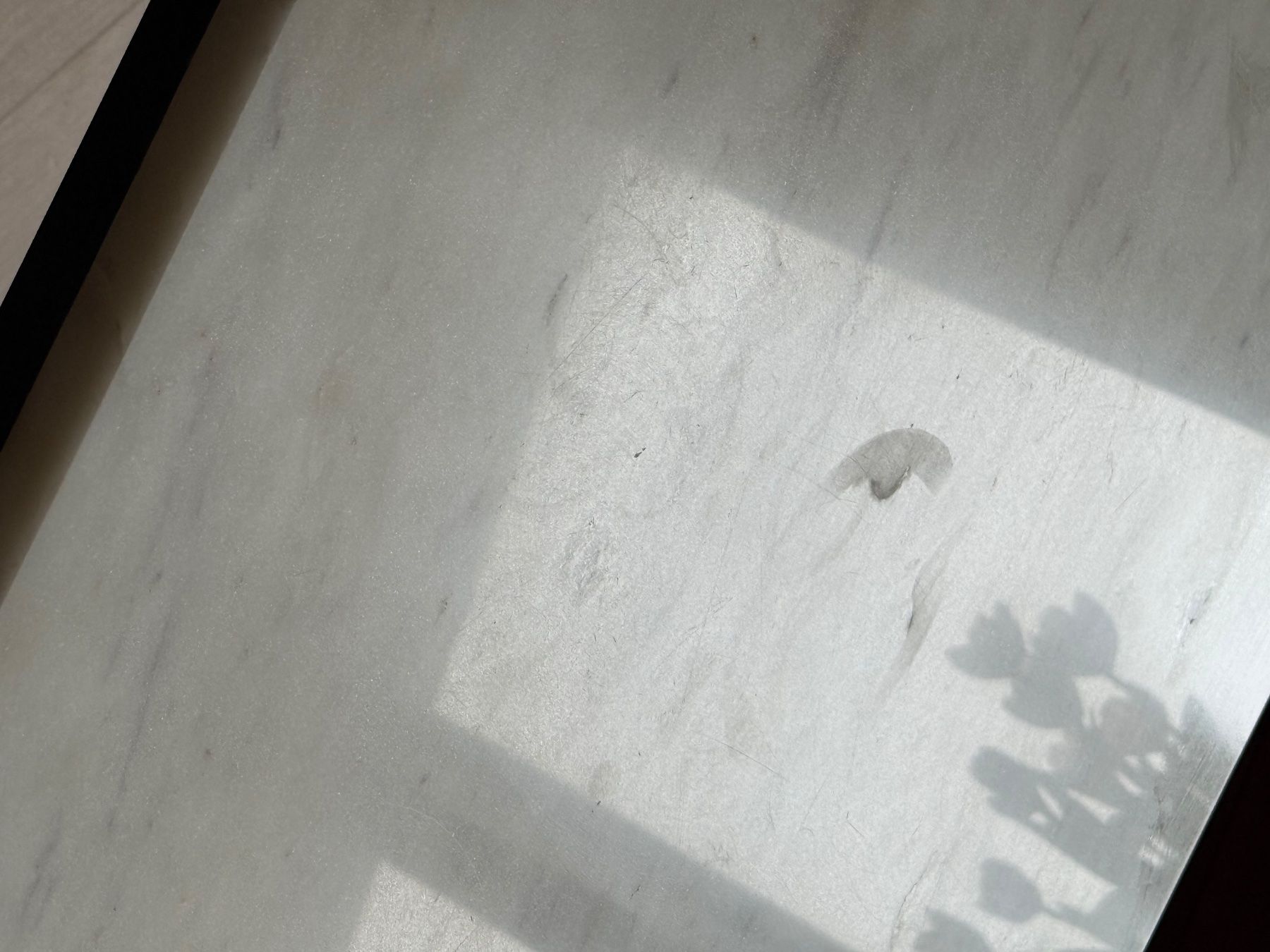 Maisons du monde Tavoli: Eleganter Marmor Couchtisch – Usato da Meilen venduto da sth_2xyl 7