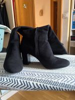 Stiefel schwarz Veloursoptik Absatzschuhe guter Zustand