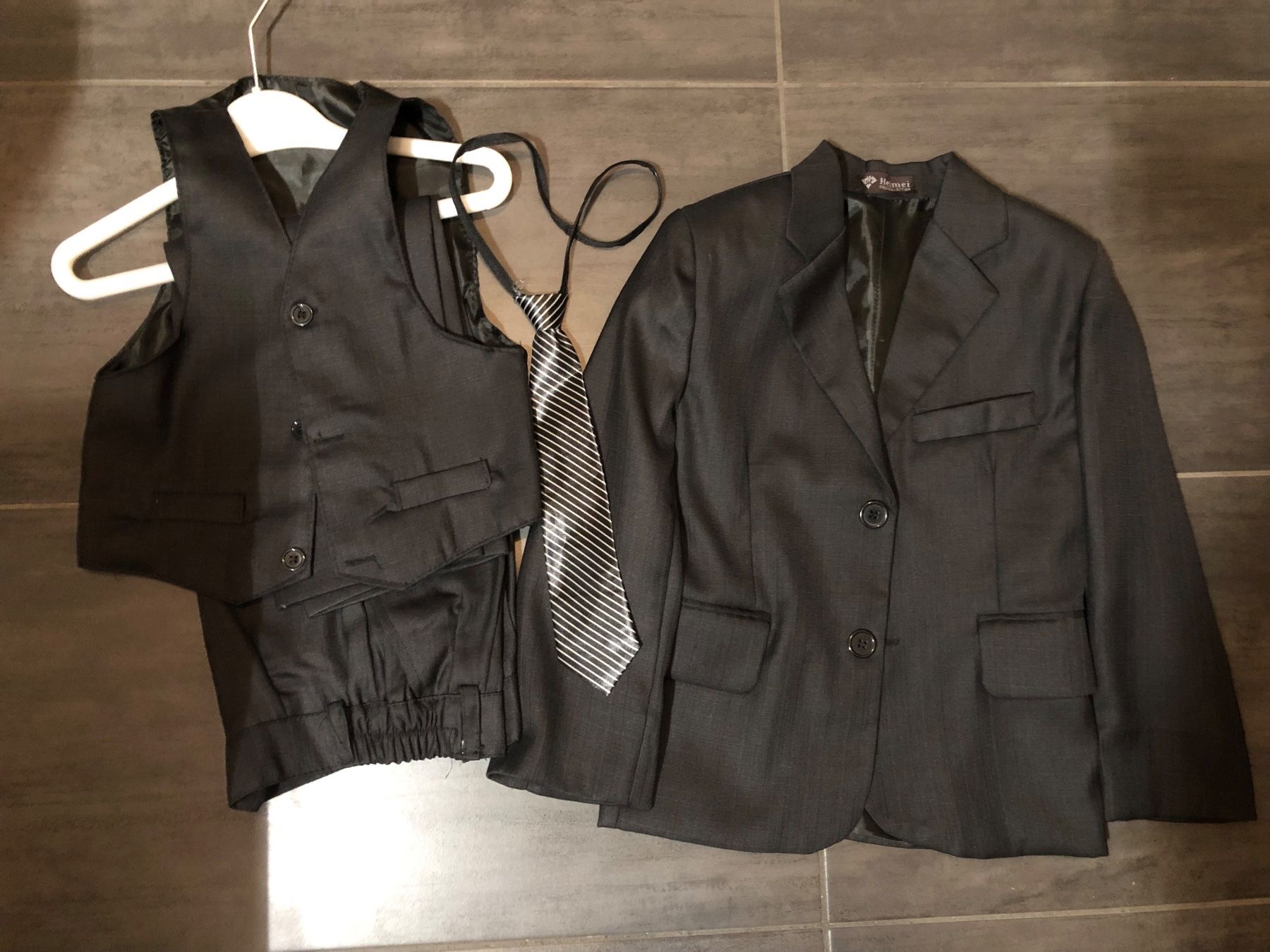 Vestes & Manteaux: Completo cerimonia tg 104/110 – D'occasion à Rancate par Birbine