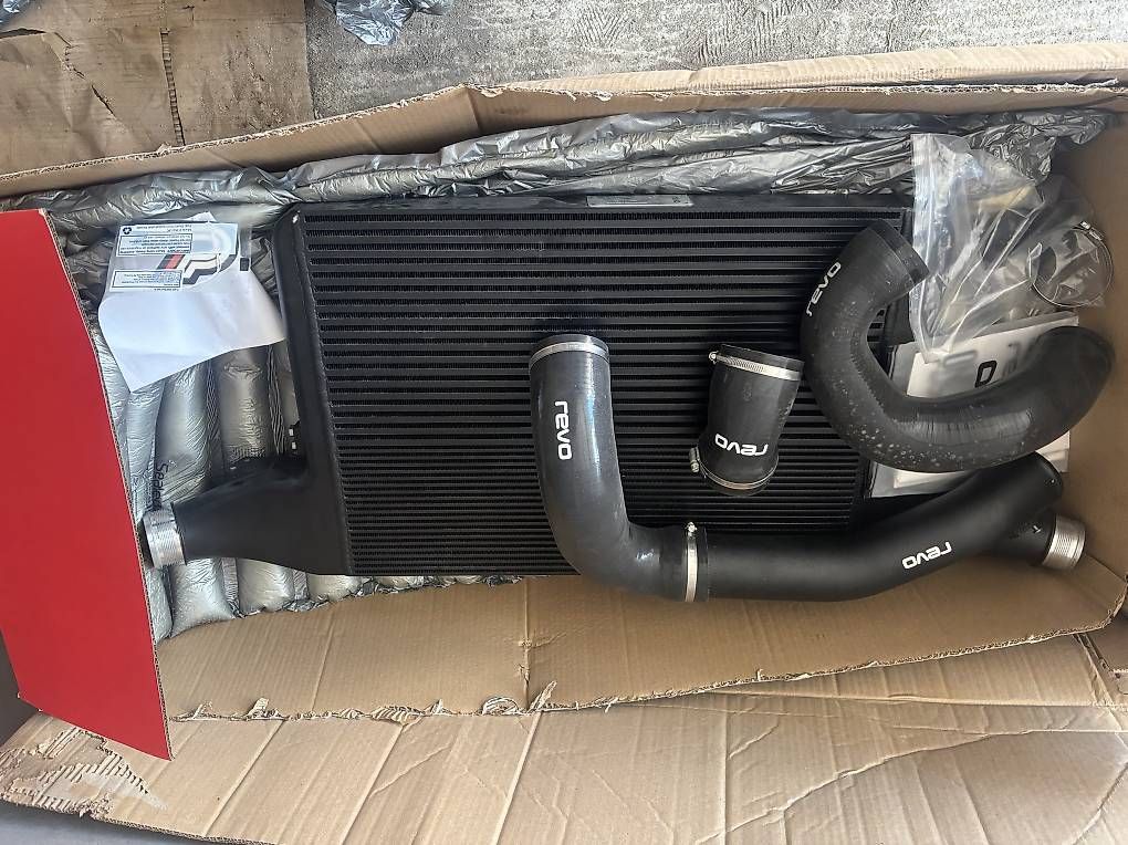 Tutti pezzi di ricambio auto: Intercooler Revo Per Audi S5 – Usato da S. Antonino venduto da RodriguezR