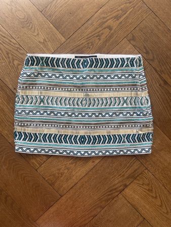 Jupe courte Zara Trafaluc motif perles taille M