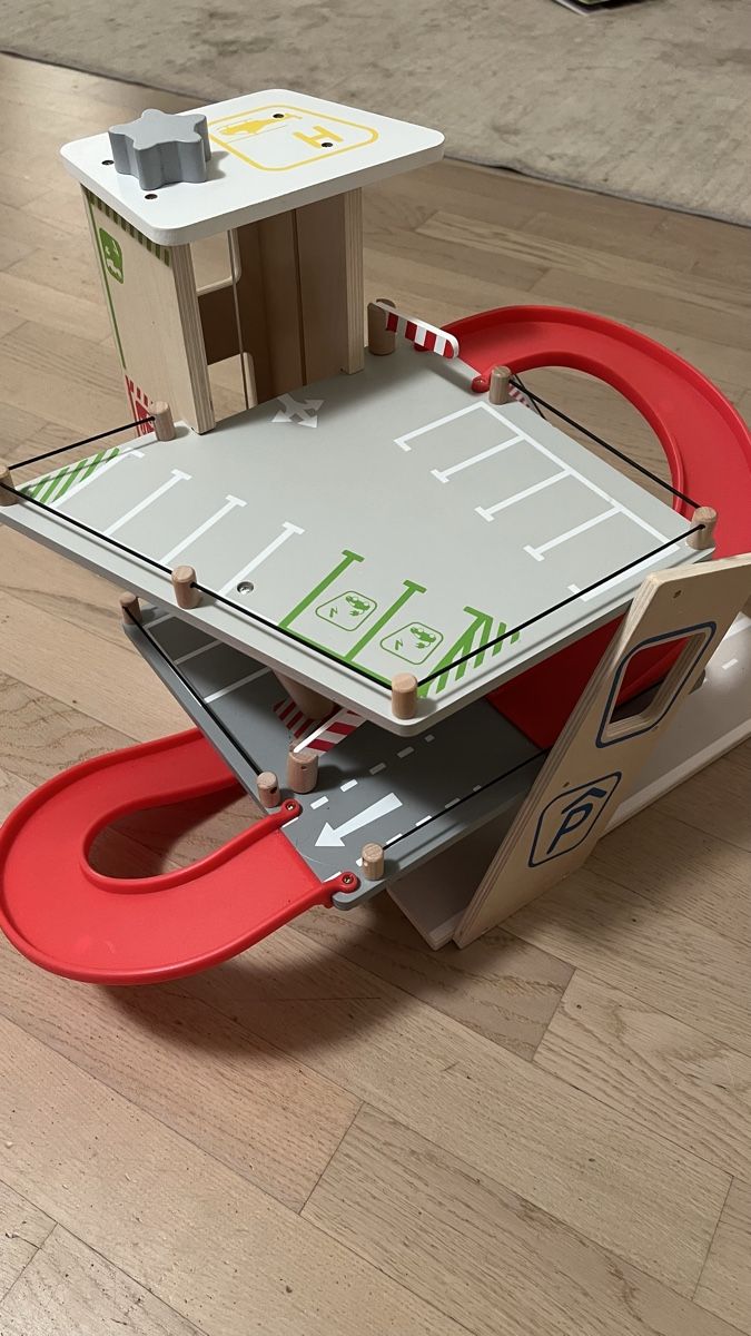 Spielzeuge: Small Foot Auto Garage  – Gebraucht aus Zürich von car_bd6x 3