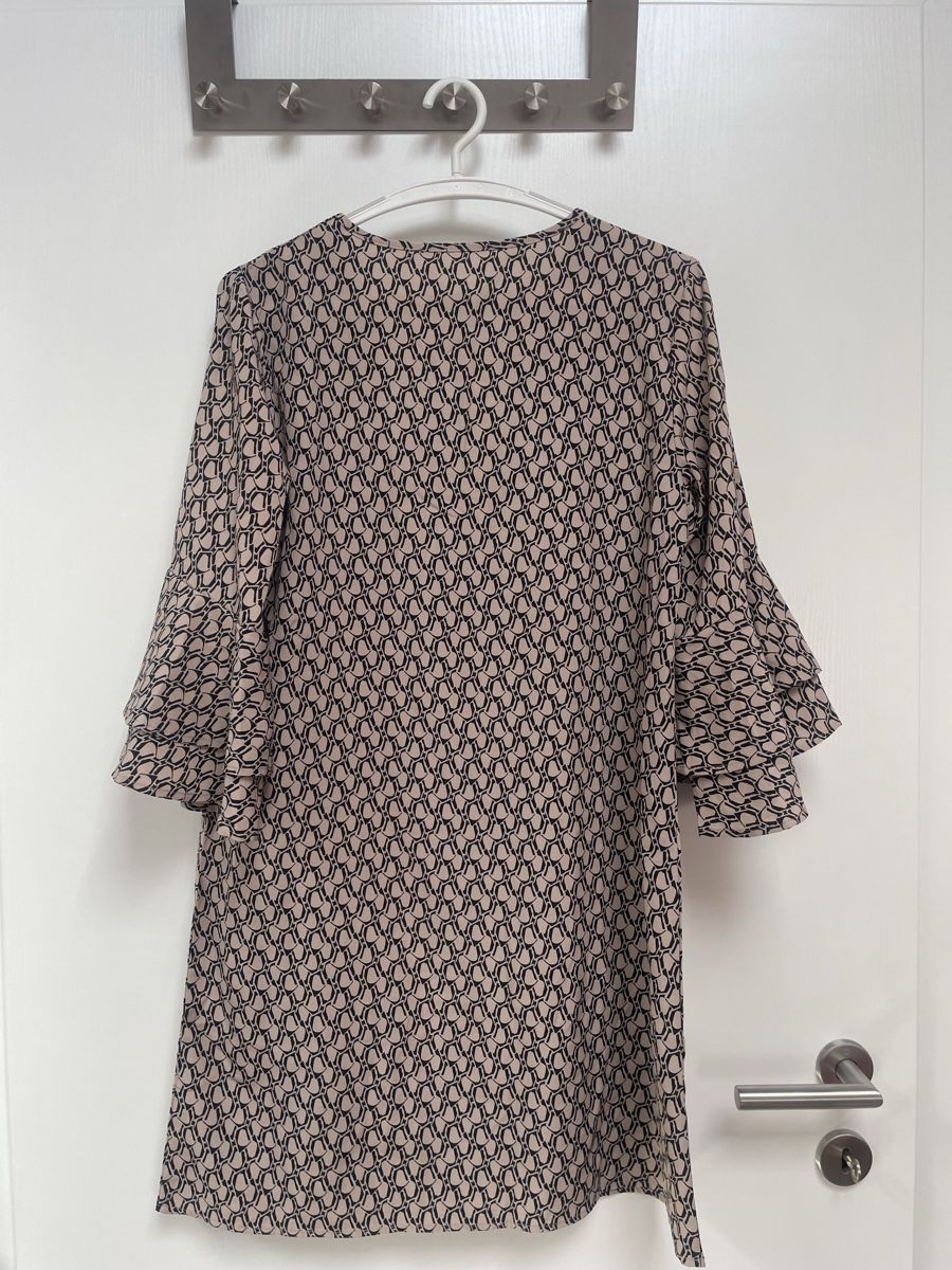 Kleider: Robe imprimée manches évasées – Gebraucht aus Corgémont von Leane.Z 2