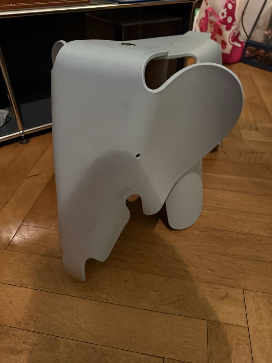Vitra Sgabelli: Vitra Eames Elephant Hocker Kunststoff grau gebraucht – Nuovo (secondo la descrizione) da BASEL venduto da zum_schneugge 2