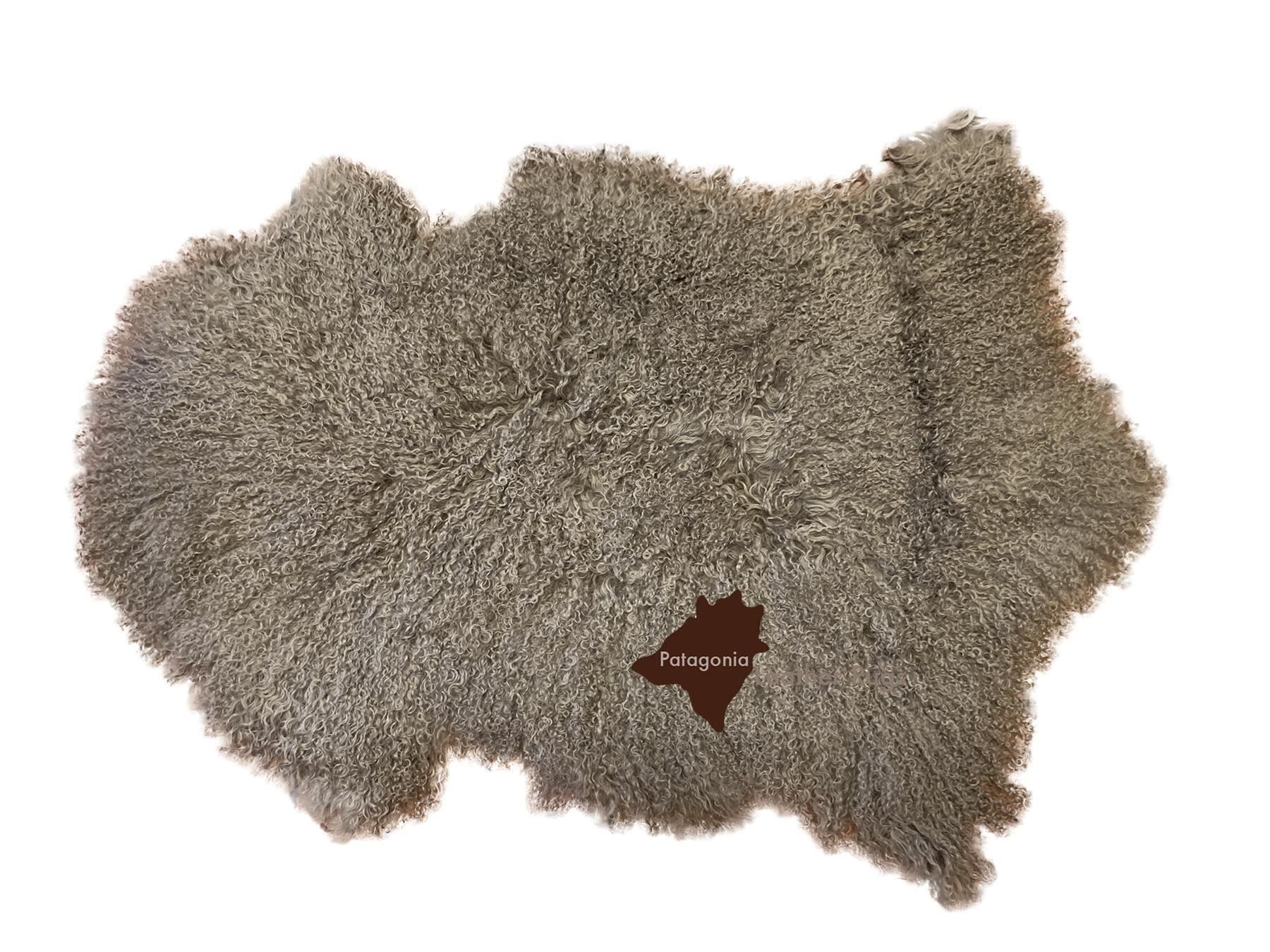 Teppiche: Tibetisches Schafell Haarlänge Locken – Neu und originalverpackt aus Arbedo von patagonialeatherrugs 1
