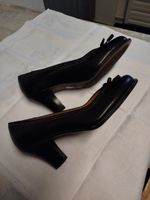 Escarpins en cuir véritable  Etat : neuf, taille 39 