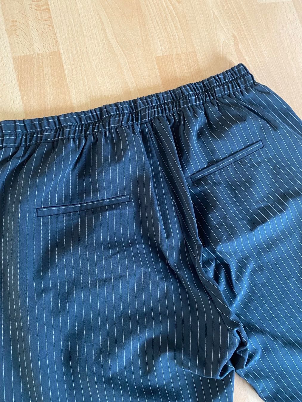 Hosen: Stoffhose grau weiß gestreift Gr M – Gebraucht aus Zürich von Herbion1 5