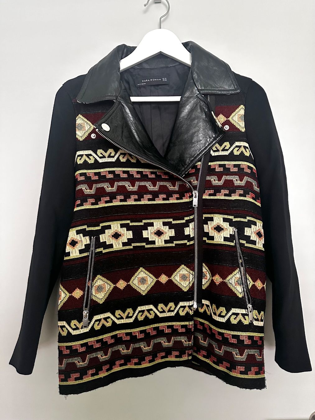Zara Jacken: ZARA Biker-Jacke / Jacke mit Ethno-Muster – Gebraucht aus Haldenstein von enie123