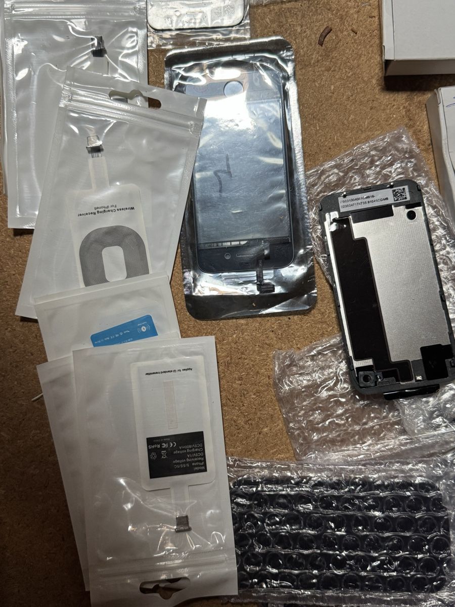 Apple Handys / Smartphones: Restposten 13 verschiedene iphone 4s lcd display und samsung – Neu und originalverpackt aus winterthur von ds09061 9
