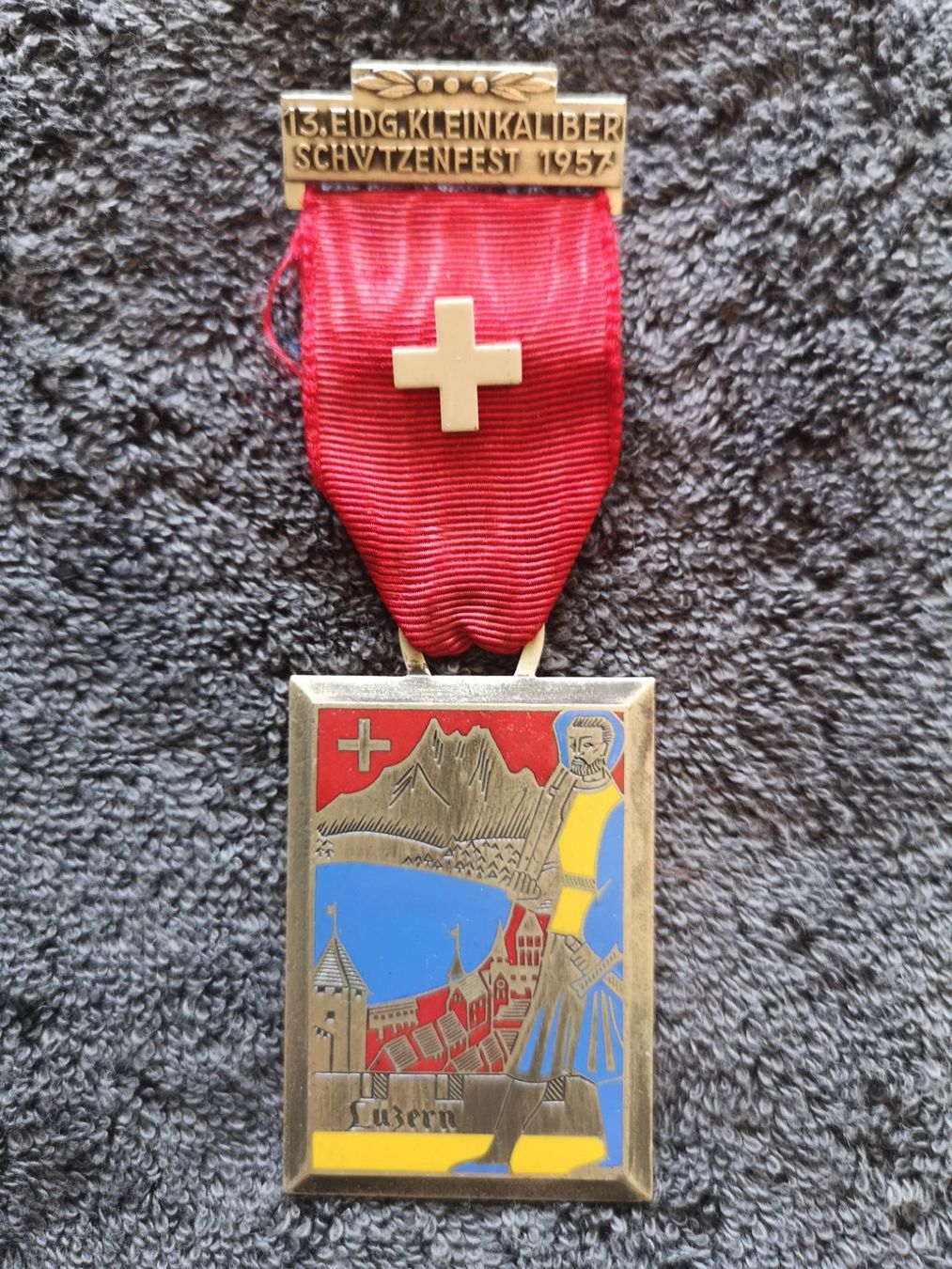 Medaglie: 13. Eidg. KK Schützenfest 1957 Abzeichen – Usato da Goldau venduto da MacPad
