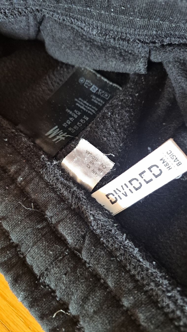 H&M Pantaloni: Trainerhose H&M Schwarz – Usato da Seengen venduto da ja6_65wp 3