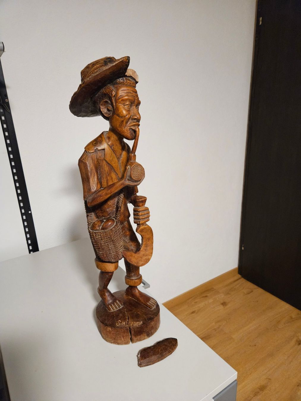 Figuren: Dekorative handgeschnitzte Holzfigur (Karibik) – Gebraucht aus Langendorf von Bruenu