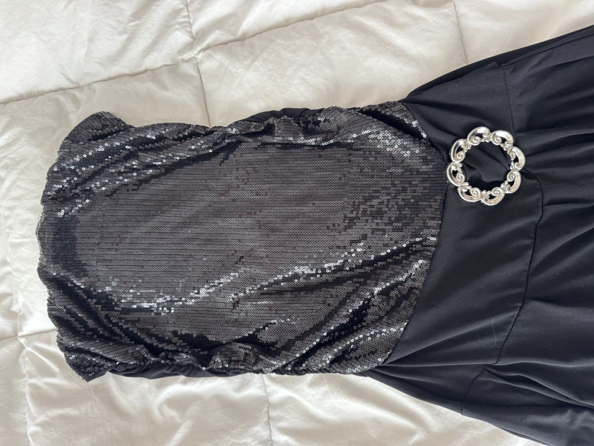 Vestiti: Robe de soirée noire à paillettes, taille unique, élégante – Usato da Genève venduto da lejardindesvetements