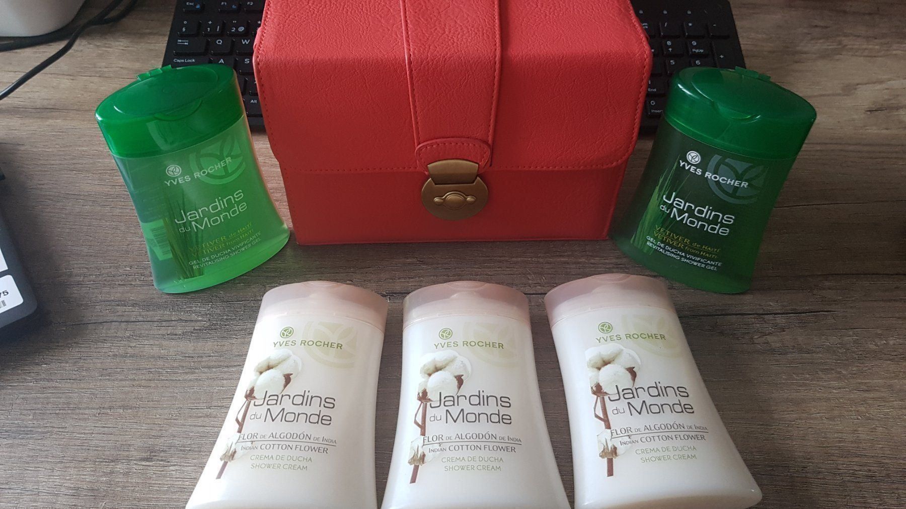 Lettini & sedie per cosmetici: Satz mit 5 Gelen mit Etui/Tasche – Nuovo e nell'imballaggio originale da Schöfflisdorf venduto da CrRG21 2