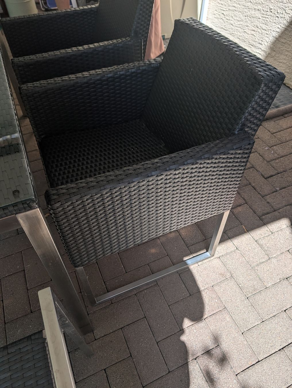 Set di tavolo e panche: Gartentisch mit 6 Stühlen Metallglasgeflecht gebraucht – Usato da Pfeffingen venduto da Monte86 3