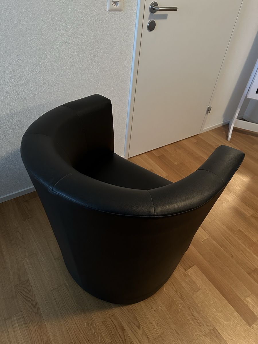 Poltrone: Schwarzer Loungesessel aus Kunstleder – Usato da Moosleerau venduto da Melina_47 1