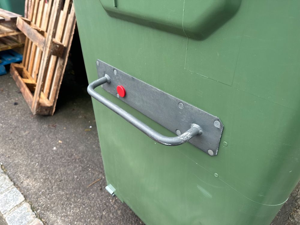 Kunststoff Container 770 Liter in grün von europlast | Kaufen auf Ricardo