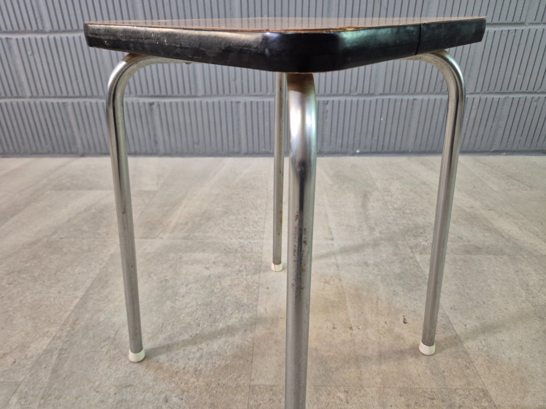 Hocker: Kelco braun Tabouret, Küchenhocker, Hocker, Kitchen Stool – Gebraucht aus Nottwil von Wondewa-Shop 5