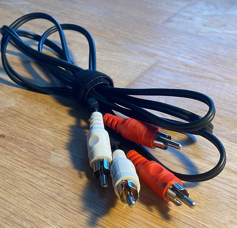 Cavi: Cinch Kabel 1.5m – Usato da Solothurn venduto da ger_88sr
